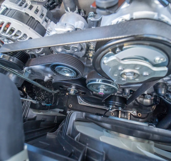 Automotive engine mechanics in detail